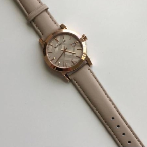 SOLD! Rose Gold/Nude Leather Burberry Watch - Picture 5 of 8